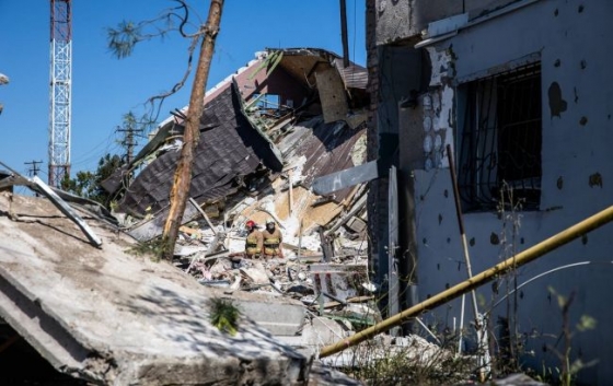 Удар по будинку під Дніпром. Росіяни цинічно брешуть про знищення цеху з безпілотниками