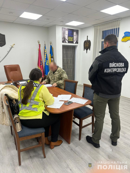Воїнів 211 бригади залучали до зведення приватного будинку: повідомлено про підозру командиру військової частини, - Нацполіція