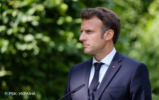 Макрон відкладає візит до України, оскільки хоче &quot;привезти&quot; відчутні результати, - Politico