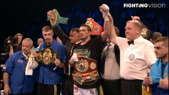 Украинец Усик в Манчестере победил британца Беллью нокаутом и защитил титул абсолютного чемпиона мира (видео)