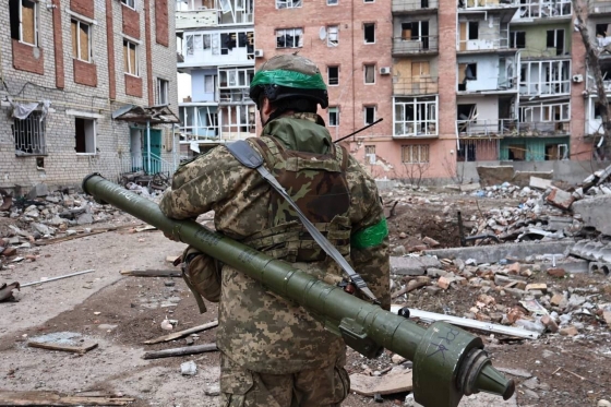 У міській забудові Бахмуту відбуваються безпрецедентні криваві бої, - Череватий
