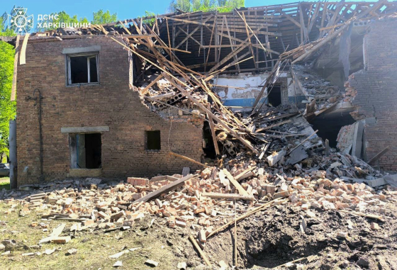Росіяни скинули КАБи на село Цапівка на Харківщині: постраждала жінка