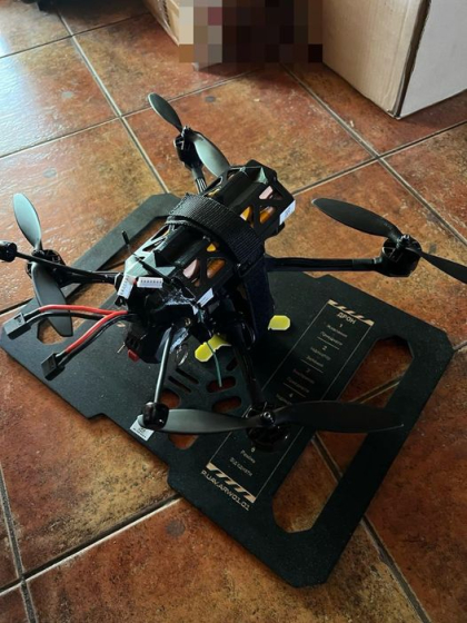 Неякісна плата у FPV-дронах &quot;Фенікс&quot;, які постачають у ЗСУ за держконтрактами, призвела до загибелі та поранень військовослужбовців, - Стерненко (фото)