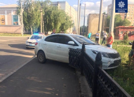 У Краматорську п’яний водій “Kia” зніс паркан 