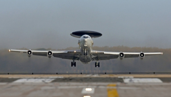 НАТО у Литві розмістить літаки спостереження AWACS, які можуть виявляти ракети за сотні кілометрів