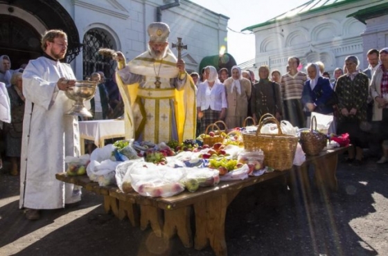 Православные и греко-католики отмечают Яблочный Спас