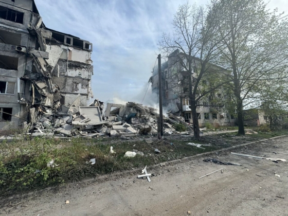На Очеретино окупанти скинули КАБ-500: триває пошукова операція