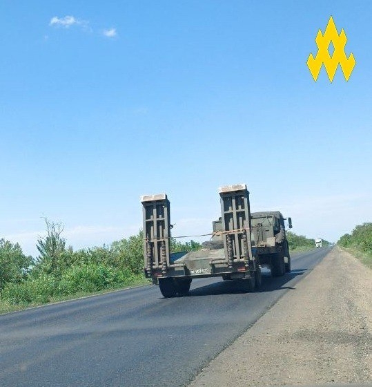 Окупанти після ударів ЗСУ перекидають техніку з Мелітополя до Криму, - партизани