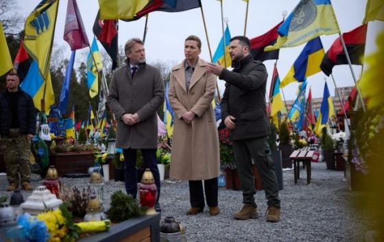 В Україну приїхала прем&#039;єр Данії. З Зеленським відвідала Личаківське кладовище