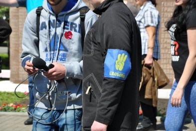 Краматорская «Свобода» очищала митинг от георгиевских лент (видео)