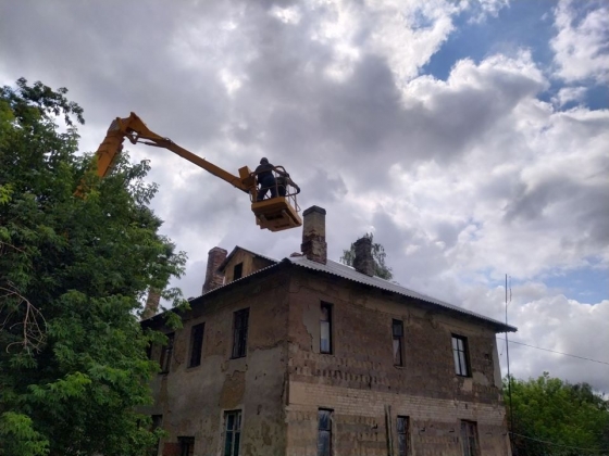 В Донецкой области спасатели восстановили еще 44 дома в прифронтовой зоне 