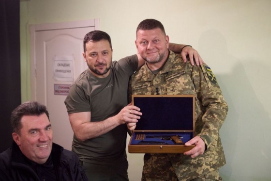 Зеленський запропонував Залужному посаду секретаря РНБО. Той відмовився, - The Economist