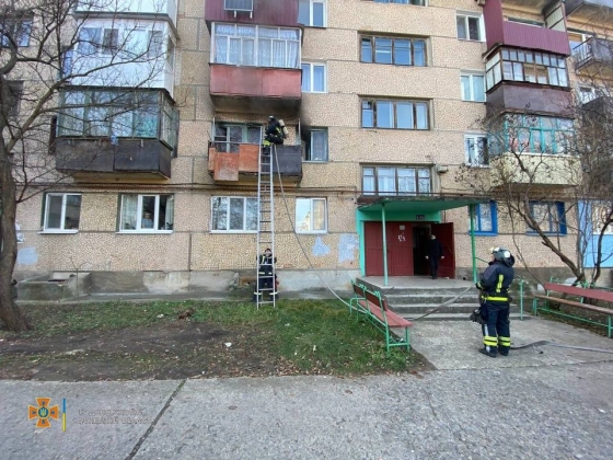 При пожаре в пятиэтажке на Донетчине погибла женщина 