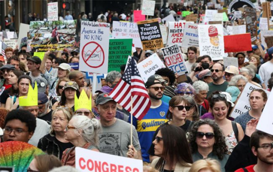 &quot;Імпічмент і усунення&quot;: США охопили масові протести проти Трампа