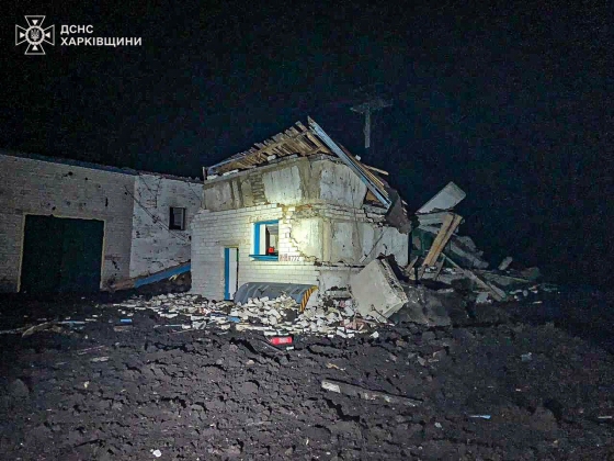 Російські загарбники вночі атакували пожежну частину на Харківщині, постраждав рятувальник