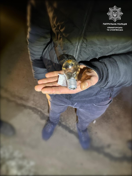 Патрульні виявили у пасажира авто, ймовірно, наркотичні речовини 