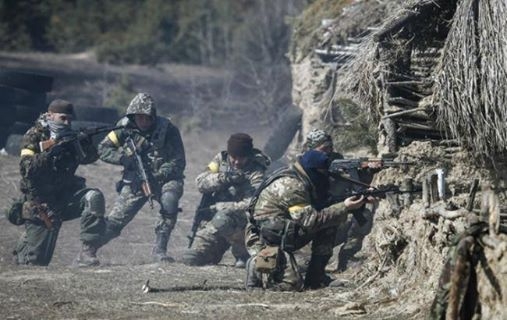 В Широкино идет полномасштабный бой, - нардеп