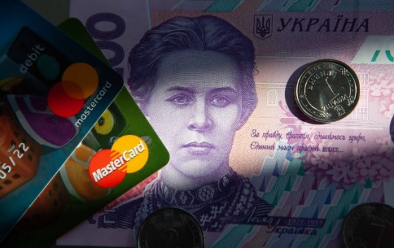Visa и Mastercard снизили межбанковские комиссии. Как это повлияет на розничную торговлю