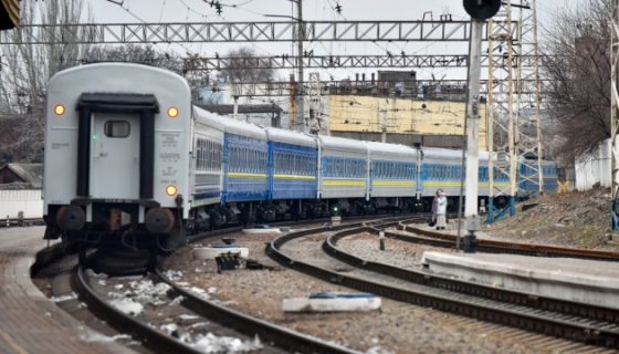 Шість потягів затримуються більш як на пів години - Укрзалізниця