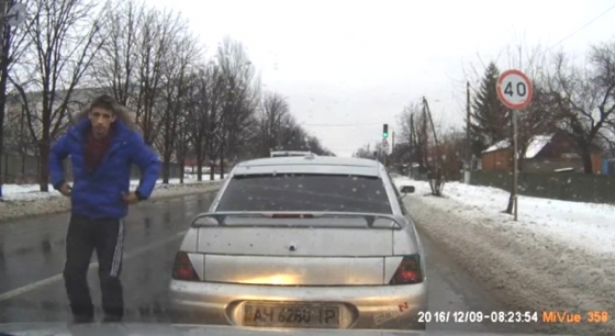 В Краматорске нормальный водитель посмеялся над нарушителем ПДД (видео)