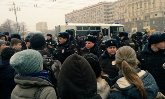 В Москве оппозиция проводит &quot;Марш перемен&quot;, уже есть задержанные, - корреспондент (видео)