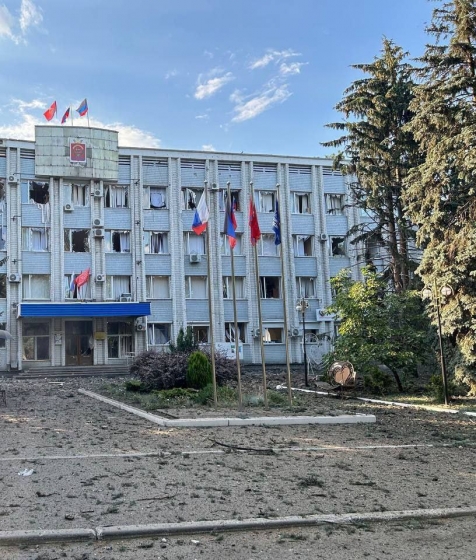У мережі повідомляють про удар по будівлі адміністрації окупованої Волновахи