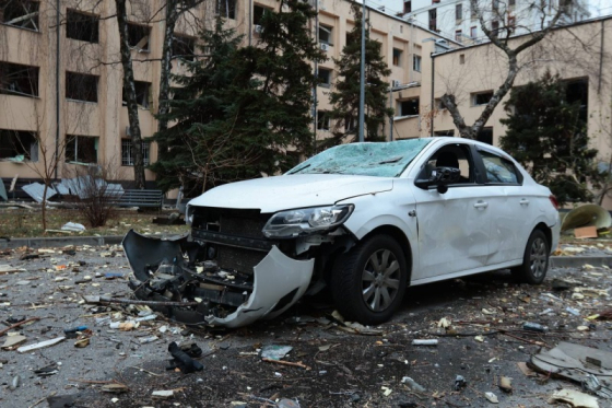 Ракетний обстріл Харкова: росіяни вдарили біля будівлі ЦНАПу, кількість поранених зросла
