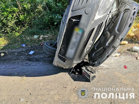 Под Краматорском перевернулся легковой автомобиль