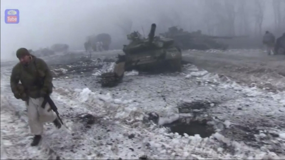 Боевики выложили видео своих подбитых танков возле Углегорска