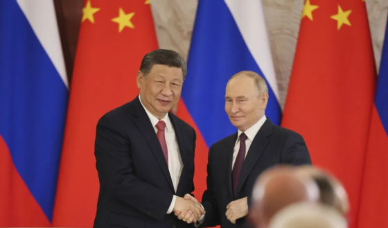 Китай постачає Росії верстати, спецхімію, порох та компоненти для військових заводів – розвідка