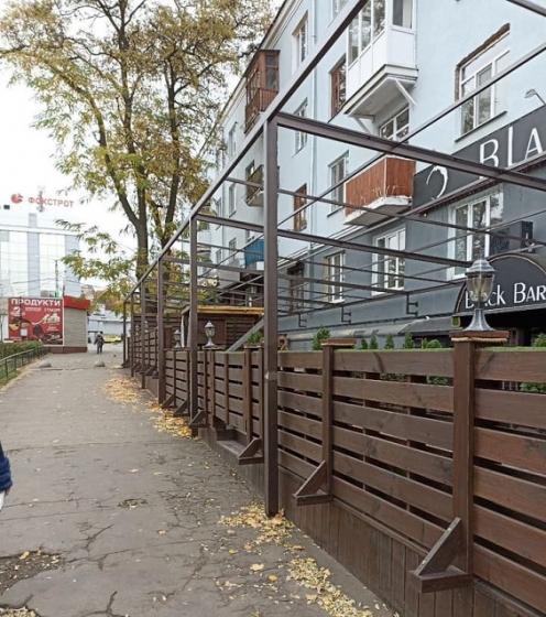 В Краматорске обязали предпринимателя демонтировать незаконное сооружение в виде летней площадки