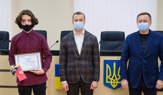 В Краматорске вручили ключи от жилья многодетным семьям и спортсменам