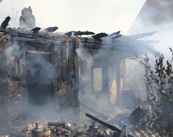 У Краматорську через необережне поводження з вогнем загинула людина, ще дві людини врятовано