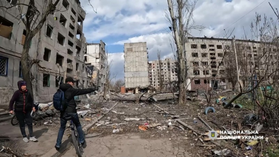 Могили на дитячому майданчику: з розтерзаного Покровська «білі янголи» евакуювали 20 мешканців