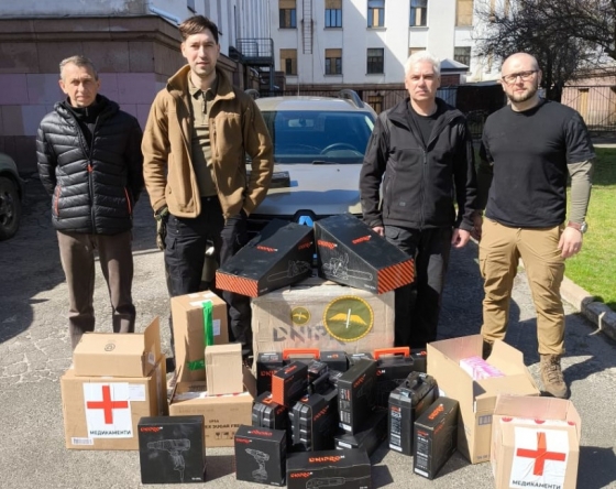 Благодійники доставили на Донеччину медикаменти, електроінструменти та корм для тварин