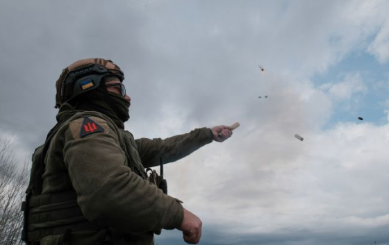 Майже 150 дронів за ніч. Україна відбила ще одну атаку РФ: які регіони постраждали