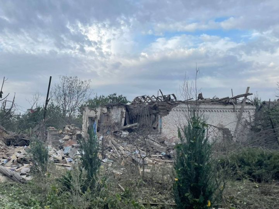 Війська рф скинули на приватний будинок авіабомбу – розпочато розслідування за фактом загибелі батьків та двох їх дітей