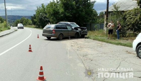 Два человека пострадали при столкновении Nissan и Chevrolet в Славянске	