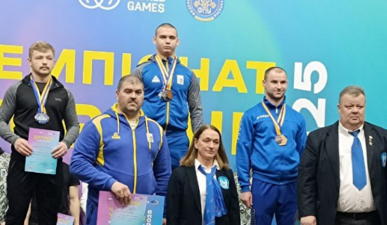 Студент ДДМА Антон Савкін переміг на чемпіонаті України з пауерліфтінгу