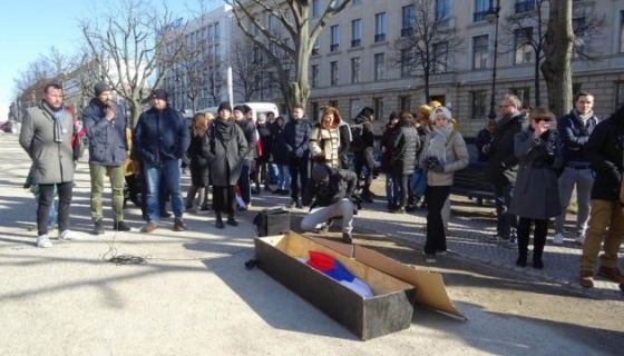 В Берлине протестовали против «выборов Путина» - как угрозы большой войны