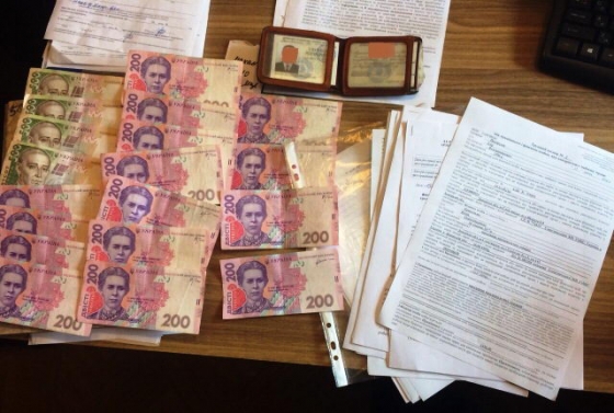 В Бахмуте инспектор ГНИ погорел на взятке