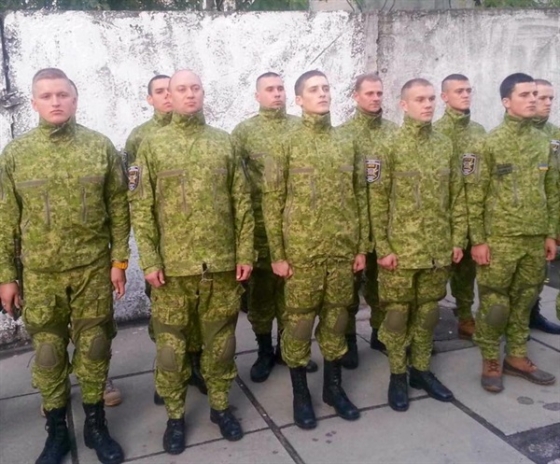 Жителей Славянска напугали лица в &quot;неопознаной&quot; военной форме