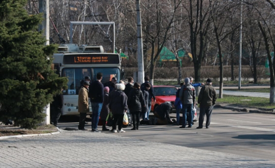 В Мариуполе в результате ДТП пострадала девушка-пешеход