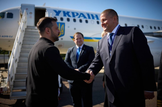 Зеленський прибув до Британії: програма візиту