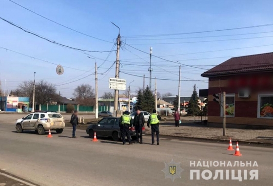 В Славянске 63-летний водитель за рулем авто сбил ребенка на пешеходном переходе 