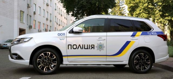 В МВД представили новые гибридные внедорожники Mitsubishi Outlander для полиции