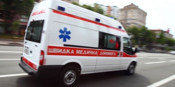 Окупанти атакували дроном швидку у Херсоні, поранено двох медиків