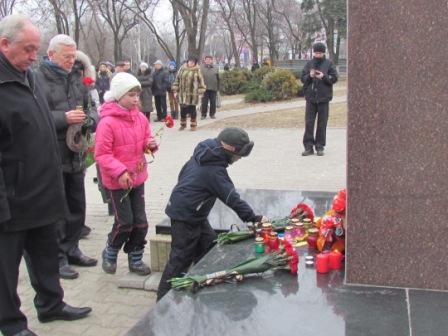 Краматорск митинг-реквием памяти жертв артиллерийских обстрелов