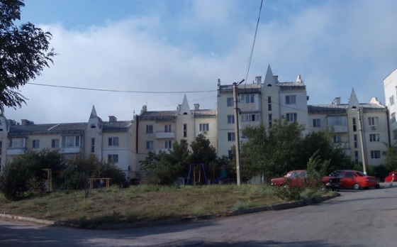 У семей украинских военнослужащих, оставшихся верными Украине, оккупанты хотят отжать служебные квартиры в Севастополе