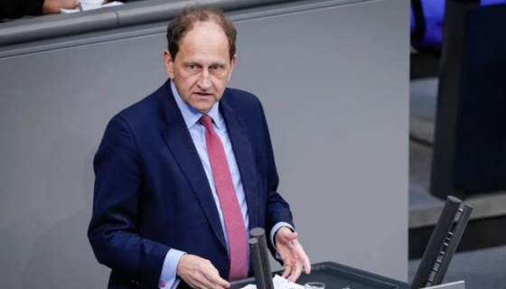 На цей момент РФ не демонструє бажання вести переговори з Україною, - посол Німеччини Ламбсдорф